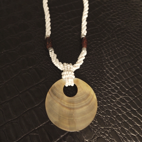 Shell necklace - Picture 1 of 2